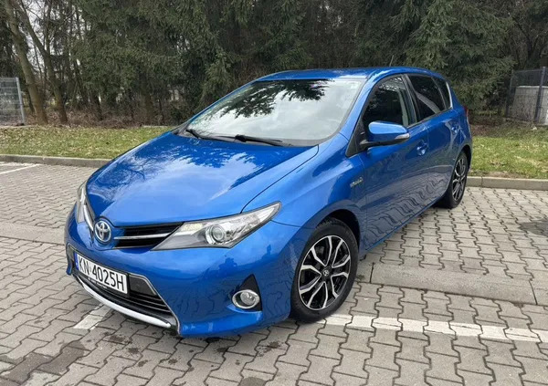 toyota auris małopolskie Toyota Auris cena 49900 przebieg: 161841, rok produkcji 2013 z Września